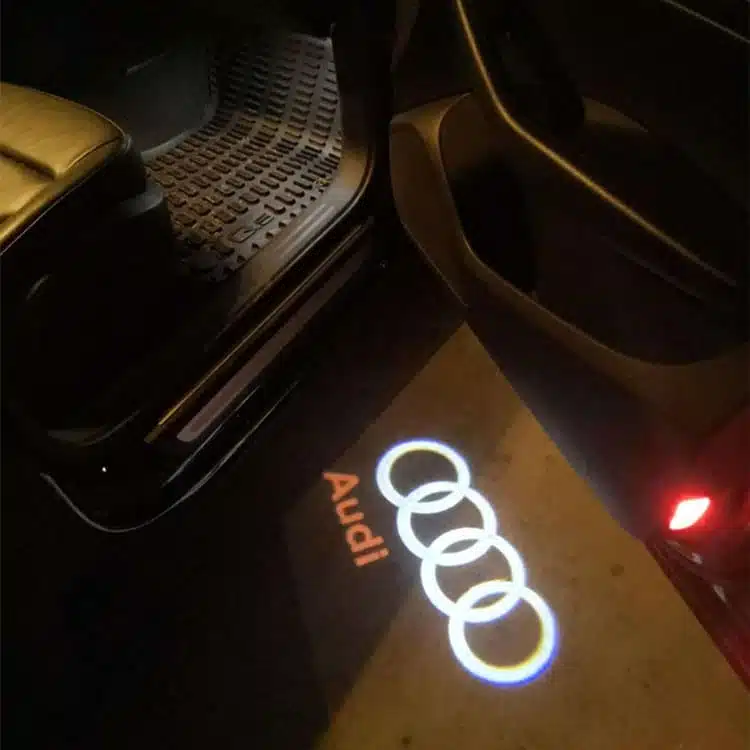 Audi Logo Einstiegsbeleuchtung Projekt vor Ort