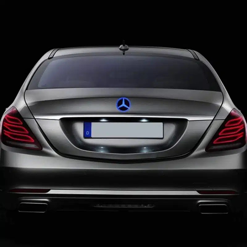 Leuchtender Mercedes Stern Strafe